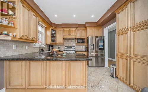 2 Roycrest Street, Brampton, ON - Indoor Photo Showing Kitchen