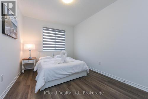 1217 Ferguson Drive, Milton, ON - Indoor Photo Showing Bedroom