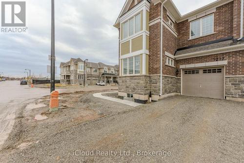 1217 Ferguson Drive, Milton, ON - Outdoor