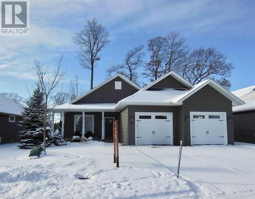 93 Crimson Ridge DR  Sault Ste. Marie, ON P6A 0B5