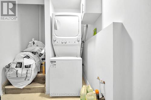 342 Panhellenic Drive, Mississauga, ON - Indoor Photo Showing Laundry Room