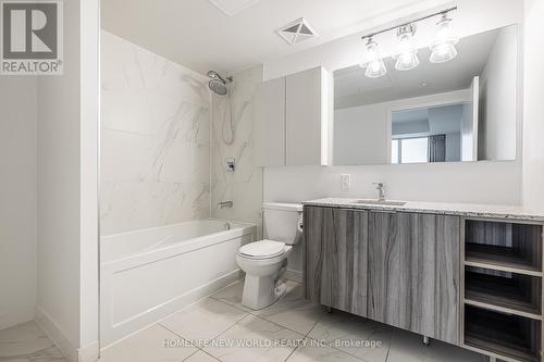 415 - 31 Tippett Road, Toronto, ON - Indoor Photo Showing Bathroom