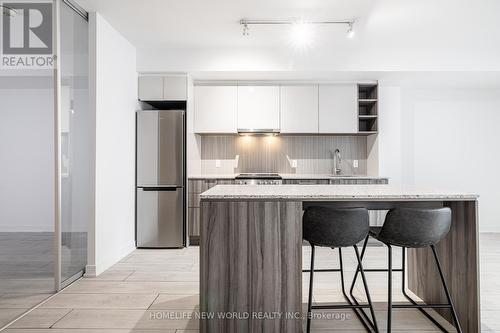 415 - 31 Tippett Road, Toronto, ON - Indoor Photo Showing Kitchen With Upgraded Kitchen