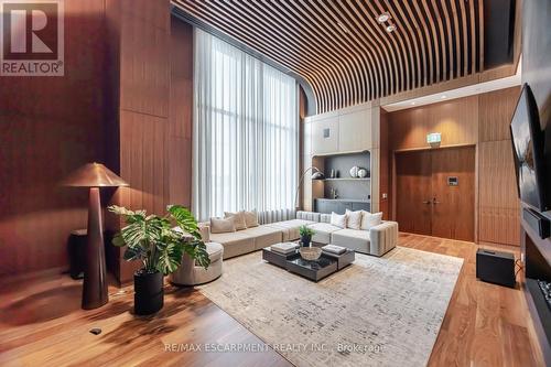 1901 - 3240 William Coltson Avenue, Oakville, ON - Indoor