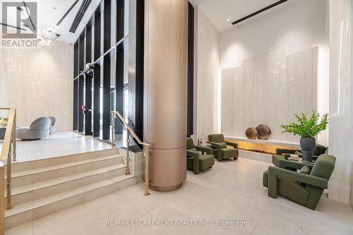 1901 - 3240 William Coltson Avenue, Oakville, ON - Indoor Photo Showing Other Room