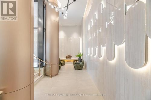 1901 - 3240 William Coltson Avenue, Oakville, ON - Indoor Photo Showing Bathroom