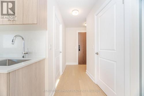 1901 - 3240 William Coltson Avenue, Oakville, ON - Indoor