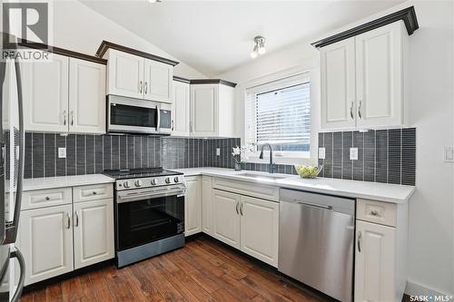 1455 Willowgrove Court, Saskatoon, SK - Indoor Photo Showing Kitchen With Upgraded Kitchen