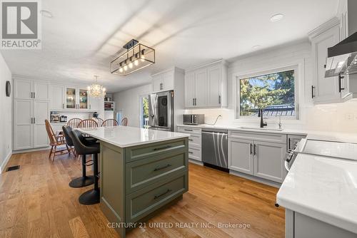 2425 Preston Road, Cavan Monaghan (Cavan-Monaghan), ON - Indoor Photo Showing Kitchen