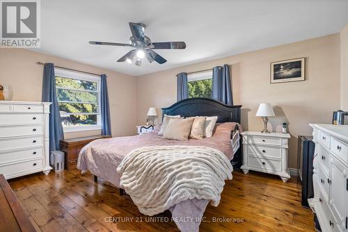 2425 Preston Road, Cavan Monaghan (Cavan-Monaghan), ON - Indoor Photo Showing Bedroom