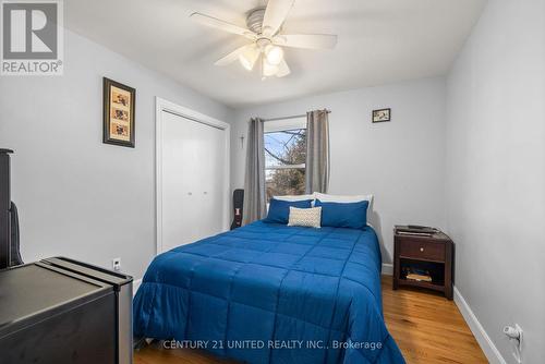 2425 Preston Road, Cavan Monaghan (Cavan-Monaghan), ON - Indoor Photo Showing Bedroom