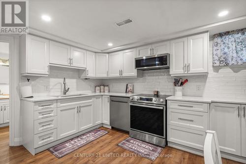 2425 Preston Road, Cavan Monaghan (Cavan-Monaghan), ON - Indoor Photo Showing Kitchen With Upgraded Kitchen