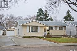 409 Garnet STREET N  Regina, SK S4R 3T2