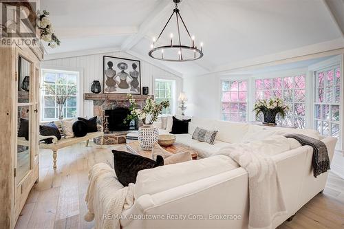 317 Gloucester Avenue, Oakville (Oo Old Oakville), ON - Indoor Photo Showing Living Room With Fireplace