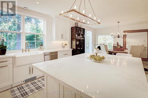 317 Gloucester Avenue, Oakville (Oo Old Oakville), ON - Indoor