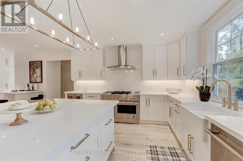 317 Gloucester Avenue, Oakville (Oo Old Oakville), ON - Indoor Photo Showing Kitchen With Upgraded Kitchen