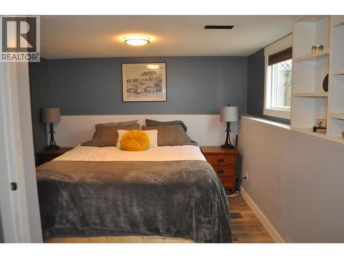 442 Garibaldi Drive, Kamloops, BC - Indoor Photo Showing Bedroom