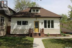 580 1st STREET E  Shaunavon, SK S0N 2M0