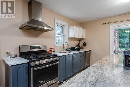 467 Stirling Avenue S, Kitchener, ON - Indoor Photo Showing Kitchen With Double Sink
