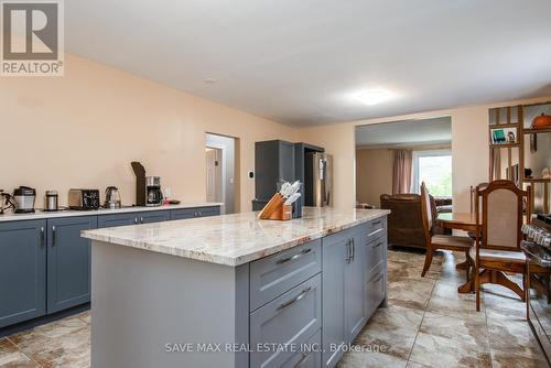 467 Stirling Avenue S, Kitchener, ON - Indoor Photo Showing Kitchen