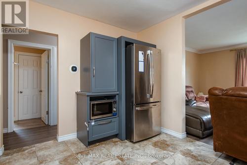 467 Stirling Avenue S, Kitchener, ON - Indoor