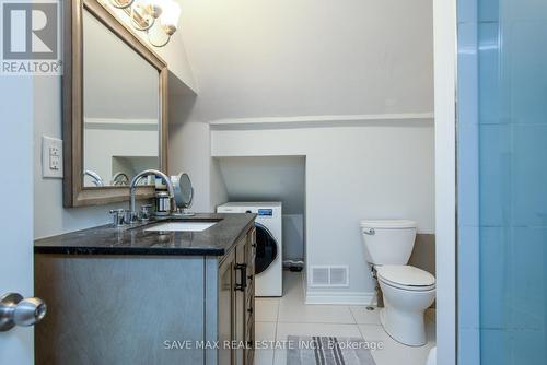 467 Stirling Avenue S, Kitchener, ON - Indoor Photo Showing Bathroom