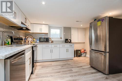 467 Stirling Avenue S, Kitchener, ON - Indoor Photo Showing Kitchen