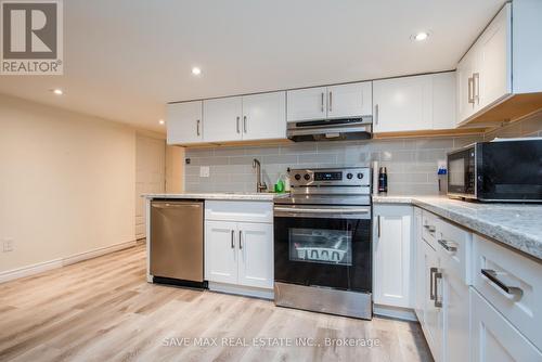 467 Stirling Avenue S, Kitchener, ON - Indoor Photo Showing Kitchen
