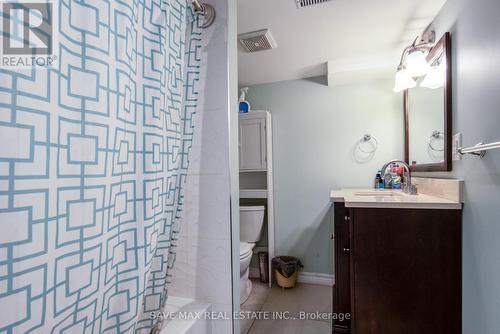 467 Stirling Avenue S, Kitchener, ON - Indoor Photo Showing Bathroom