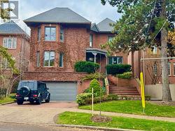 1 SCARTH ROAD  Toronto, ON M4W 2S5