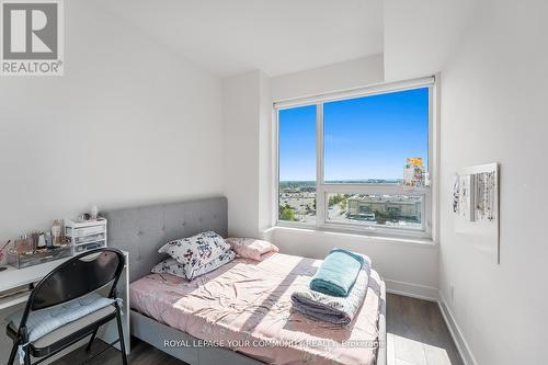 604 - 297 Oak Walk Drive, Oakville, ON - Indoor Photo Showing Bedroom