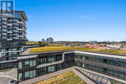 604 - 297 Oak Walk Drive, Oakville, ON - Outdoor