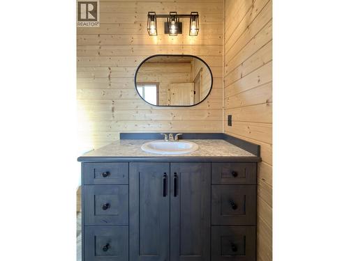 2976 Gold Digger Drive, 150 Mile House, BC - Indoor Photo Showing Bathroom