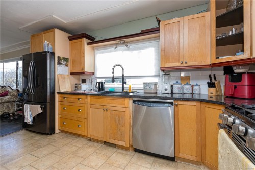 932 Bray Ave, Langford, BC 