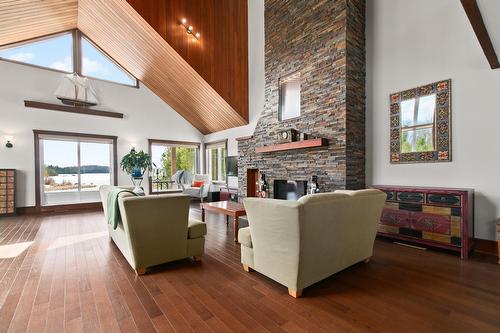 Salon - 200 Rue Des Loisirs, Entrelacs, QC - Indoor With Fireplace