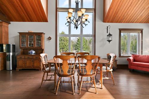 Salle à manger - 200 Rue Des Loisirs, Entrelacs, QC - Indoor Photo Showing Dining Room