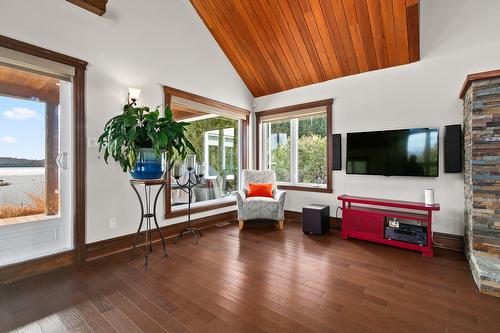 Salon - 200 Rue Des Loisirs, Entrelacs, QC - Indoor