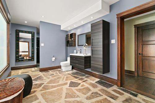 Salle de bains attenante à la CCP - 200 Rue Des Loisirs, Entrelacs, QC - Indoor