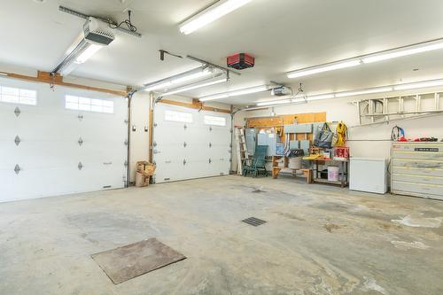 Garage - 200 Rue Des Loisirs, Entrelacs, QC - Indoor Photo Showing Garage