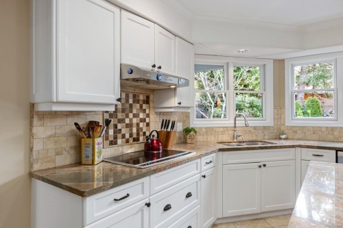 3913 Gibson Crt, Saanich, BC 