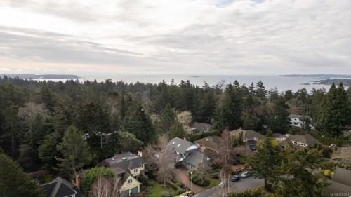 3913 Gibson Crt, Saanich, BC 