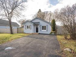 348 Frankwood Avenue  Thunder Bay, ON P7B 4P6