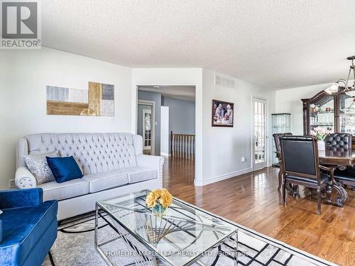 13608 Torbram Road W, Caledon, ON - Indoor Photo Showing Living Room