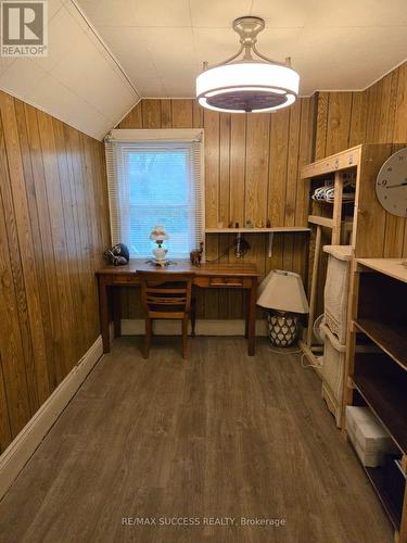 153 Barnesdale Avenue N, Hamilton, ON - Indoor