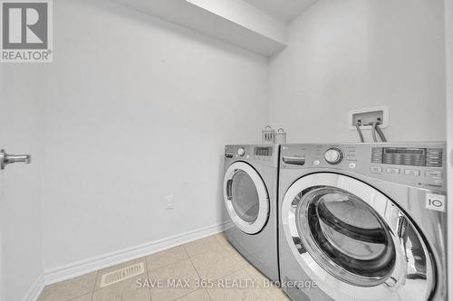 1223 Owls Head Road, Mississauga, ON - Indoor Photo Showing Laundry Room