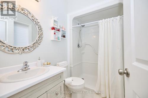 3 PC ensuite with tub & shower - 394 Hummel Crescent, Fort Erie (Lakeshore), ON - Indoor Photo Showing Bathroom