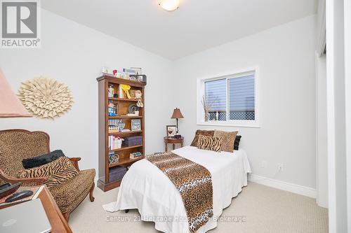 2nd Bedroom on the main floor - 394 Hummel Crescent, Fort Erie (Lakeshore), ON - Indoor Photo Showing Bedroom