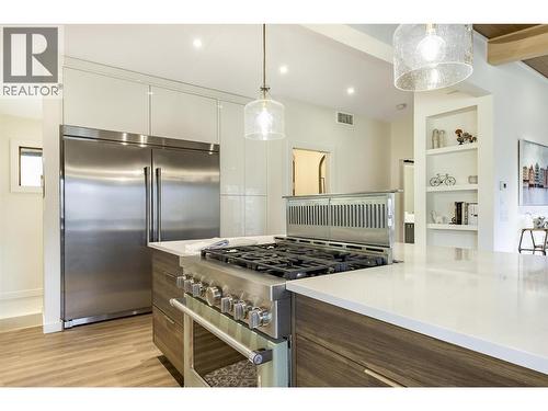 3153 Hall Road, Kelowna, BC - Indoor Photo Showing Kitchen With Upgraded Kitchen