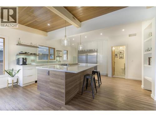 3153 Hall Road, Kelowna, BC - Indoor Photo Showing Kitchen With Upgraded Kitchen