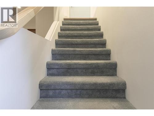 3153 Hall Road, Kelowna, BC - Indoor Photo Showing Other Room